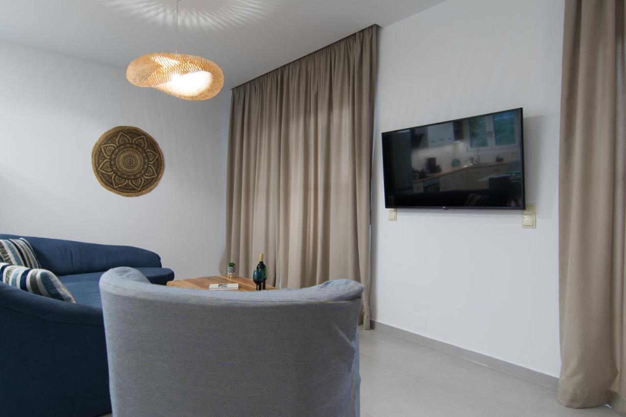 Casa Di Prios Brand New Renovated Villa In Гувес Екстериор снимка